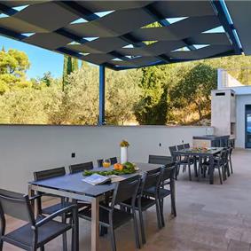 6 Bedroom Seafront Villa with Pool near Slano, Sleeps 12-14